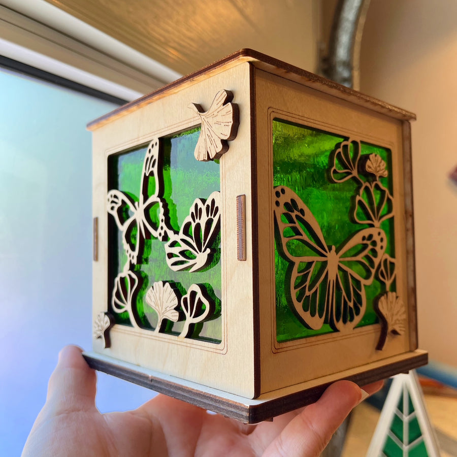 LIGHTKEEPER - Butterflies & Ginkgo Votive Holder